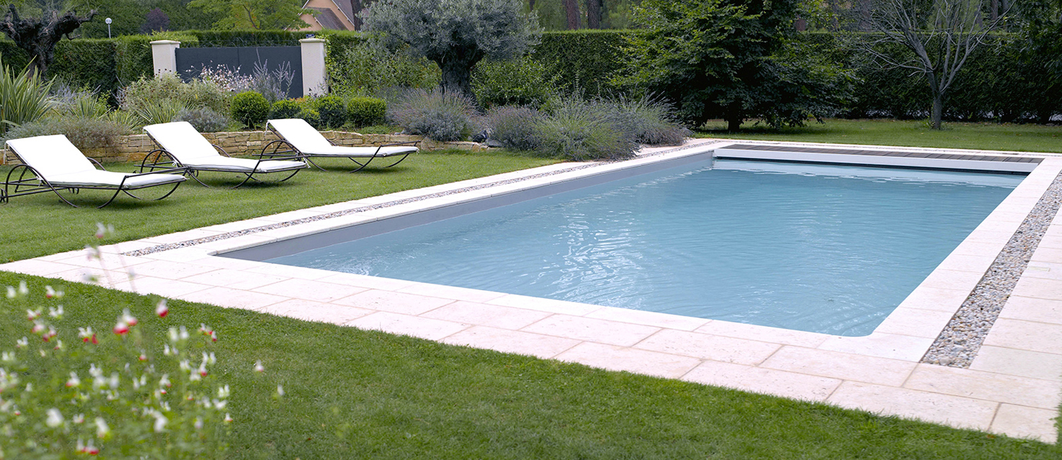 piscine avec jardin chinon