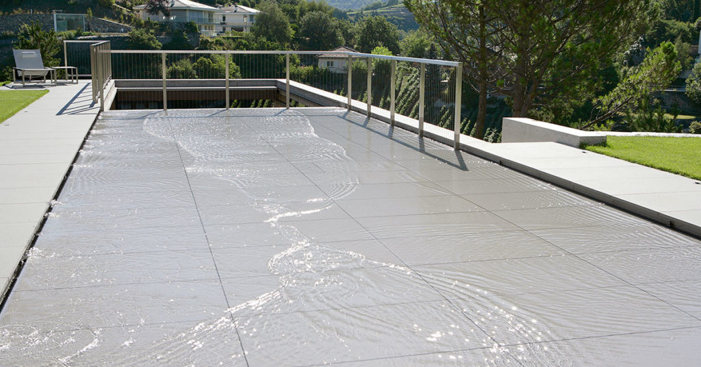 piscine carrelage plancher relevé