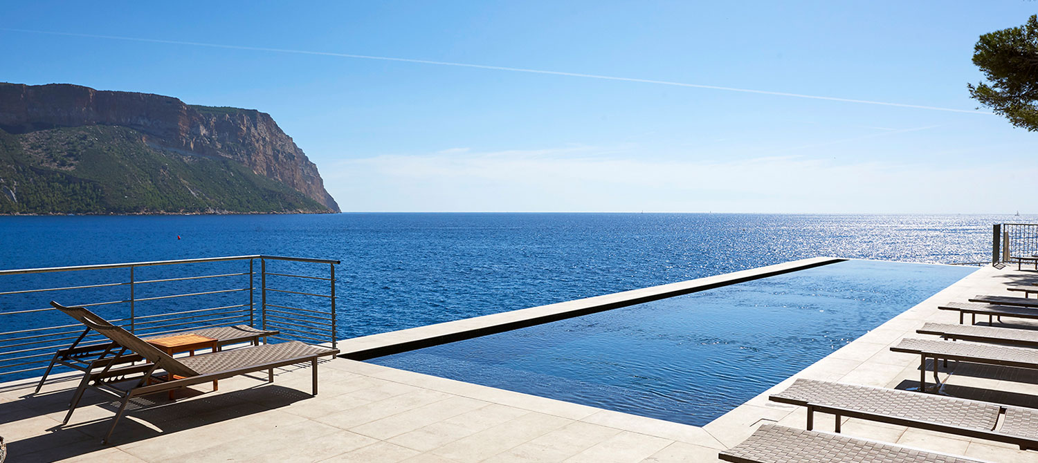 piscines hôtels et collectivités vue sur mer