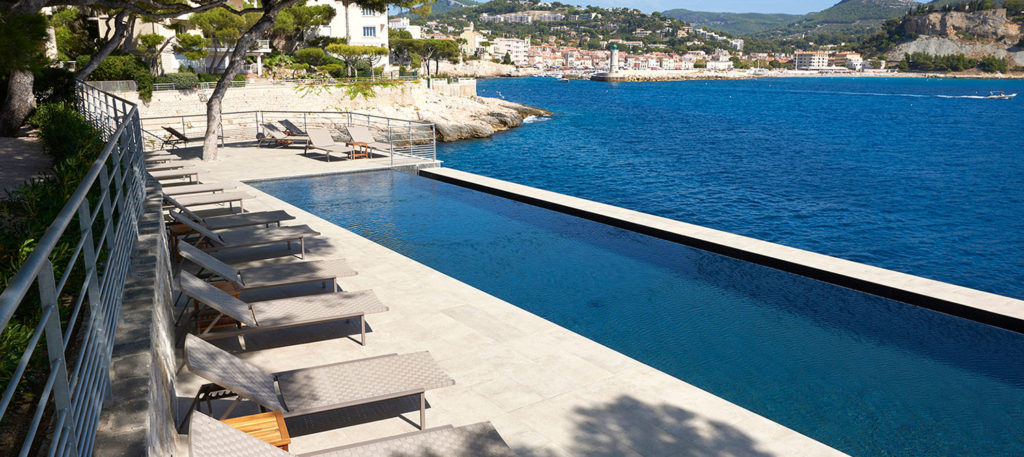 piscine d'hôtel à débordement Les Roches Blanches