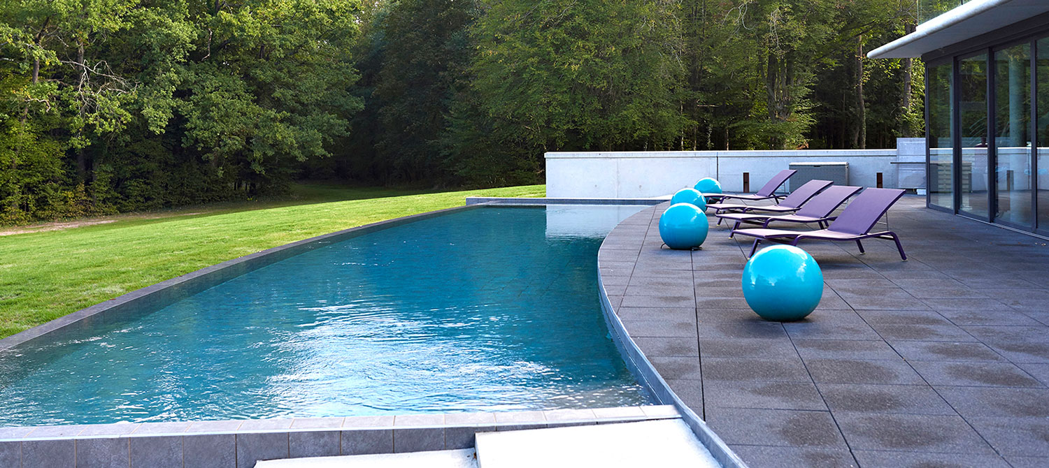 piscine carrelée forme personnalisée