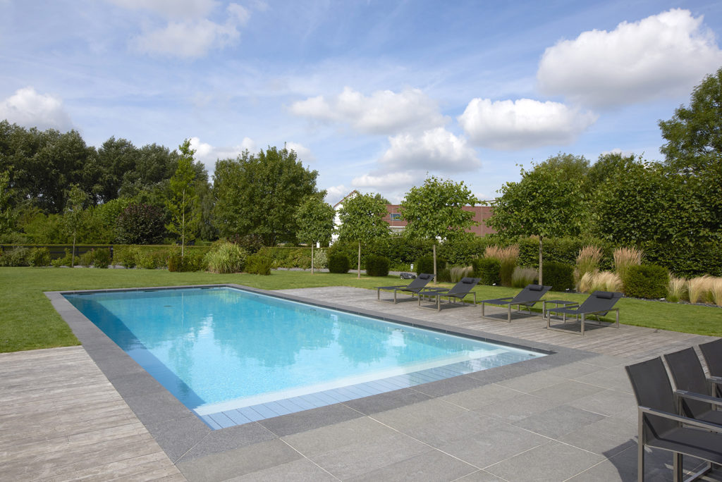 piscine rectangulaire liner blanc près de Versailles