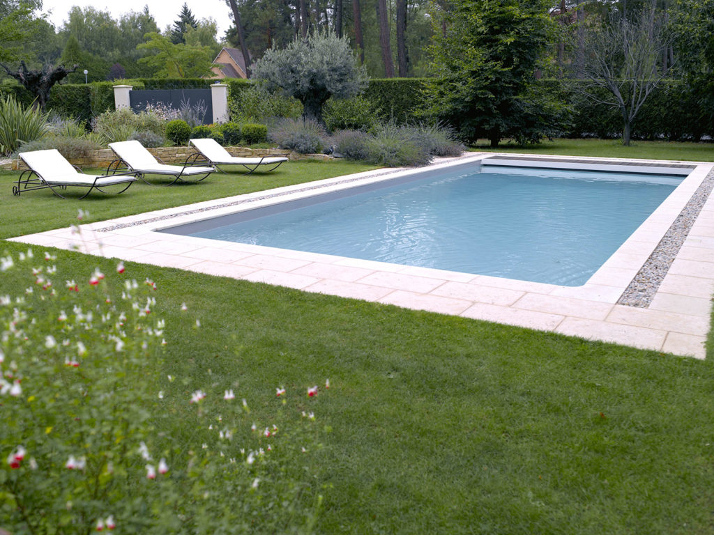 construction piscine familiale chinon