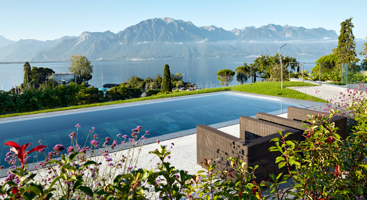 Piscine miroir carrelage Nicollier Piscines Suisse