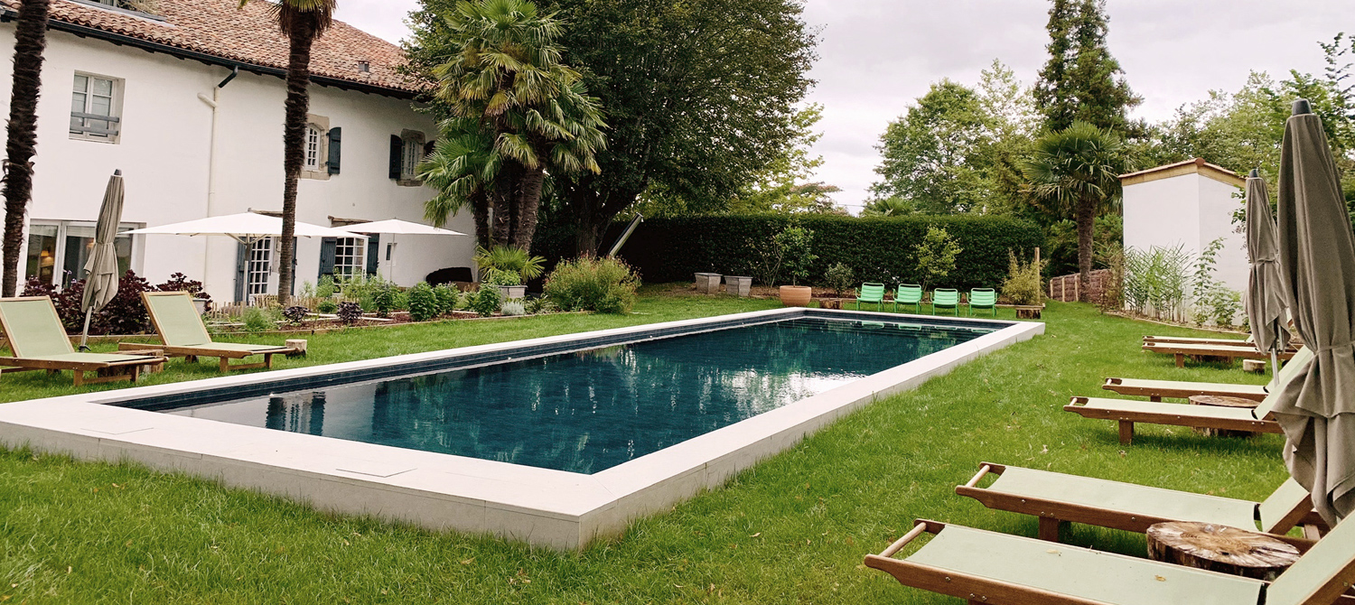 piscine auberge basque