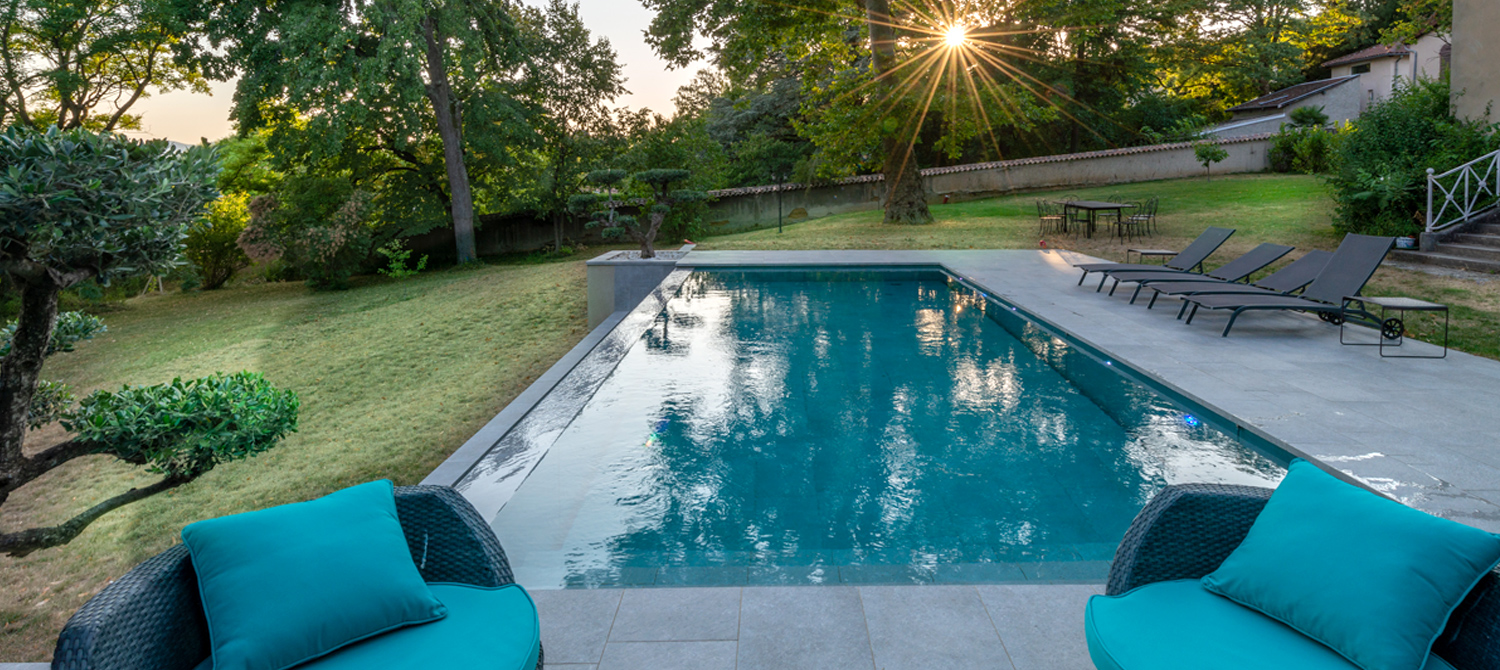 piscine aménagement jardin