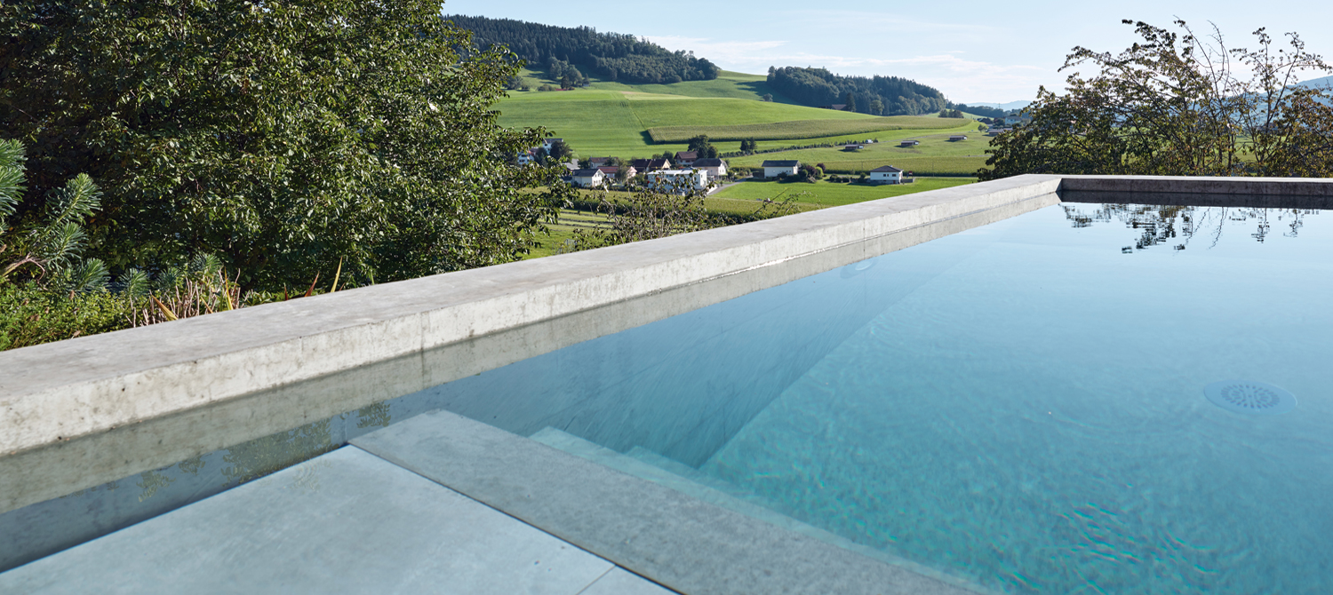 piscine béton ciré