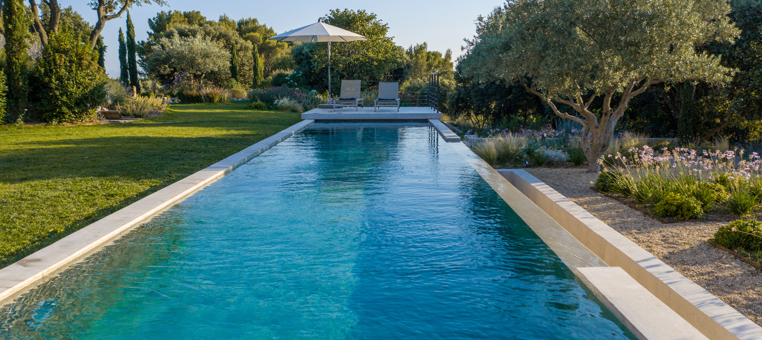 piscine carré bleu aix