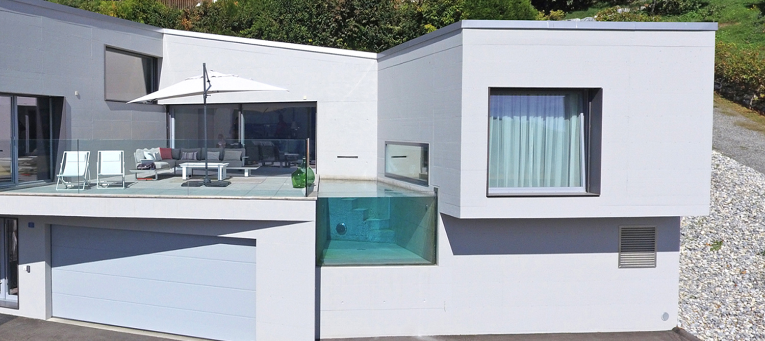 piscine design paroi verre