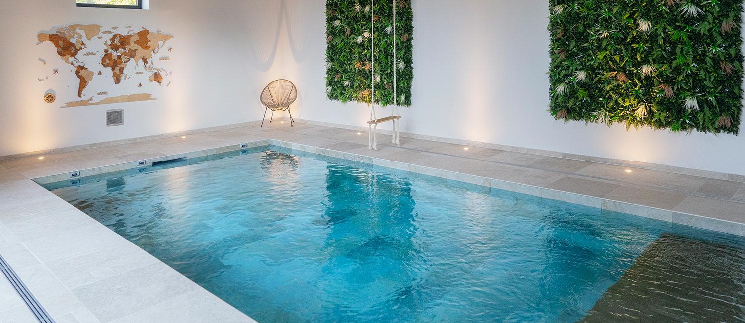 Une piscine intérieure pour un quotidien zen
