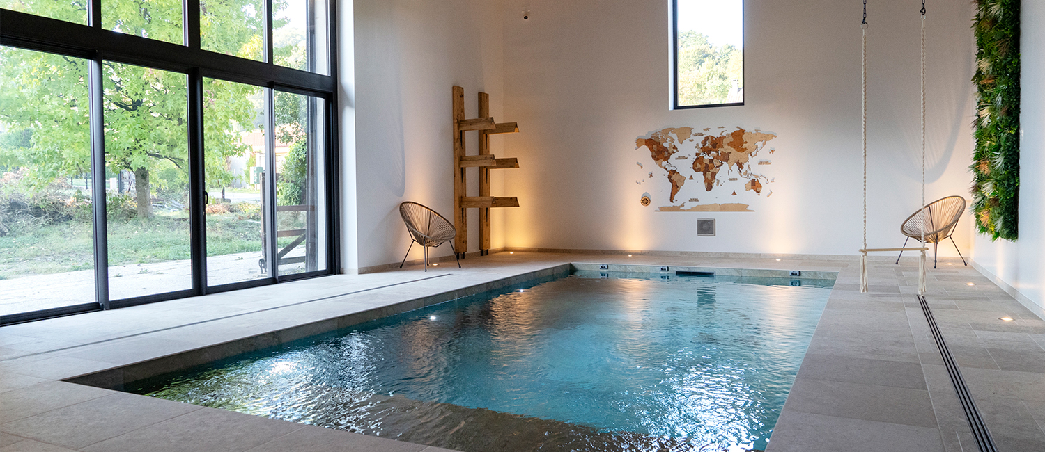 Une piscine intérieure pour un quotidien zen