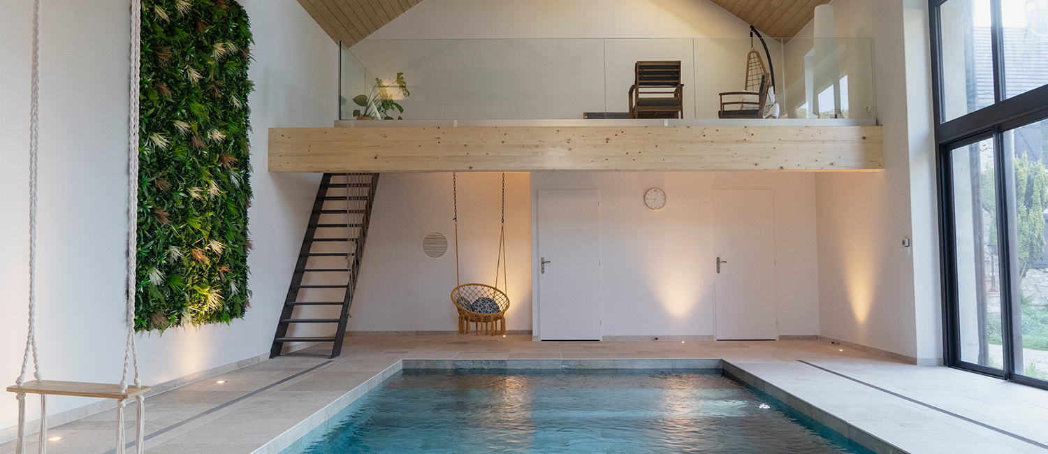 Une piscine intérieure pour un quotidien zen