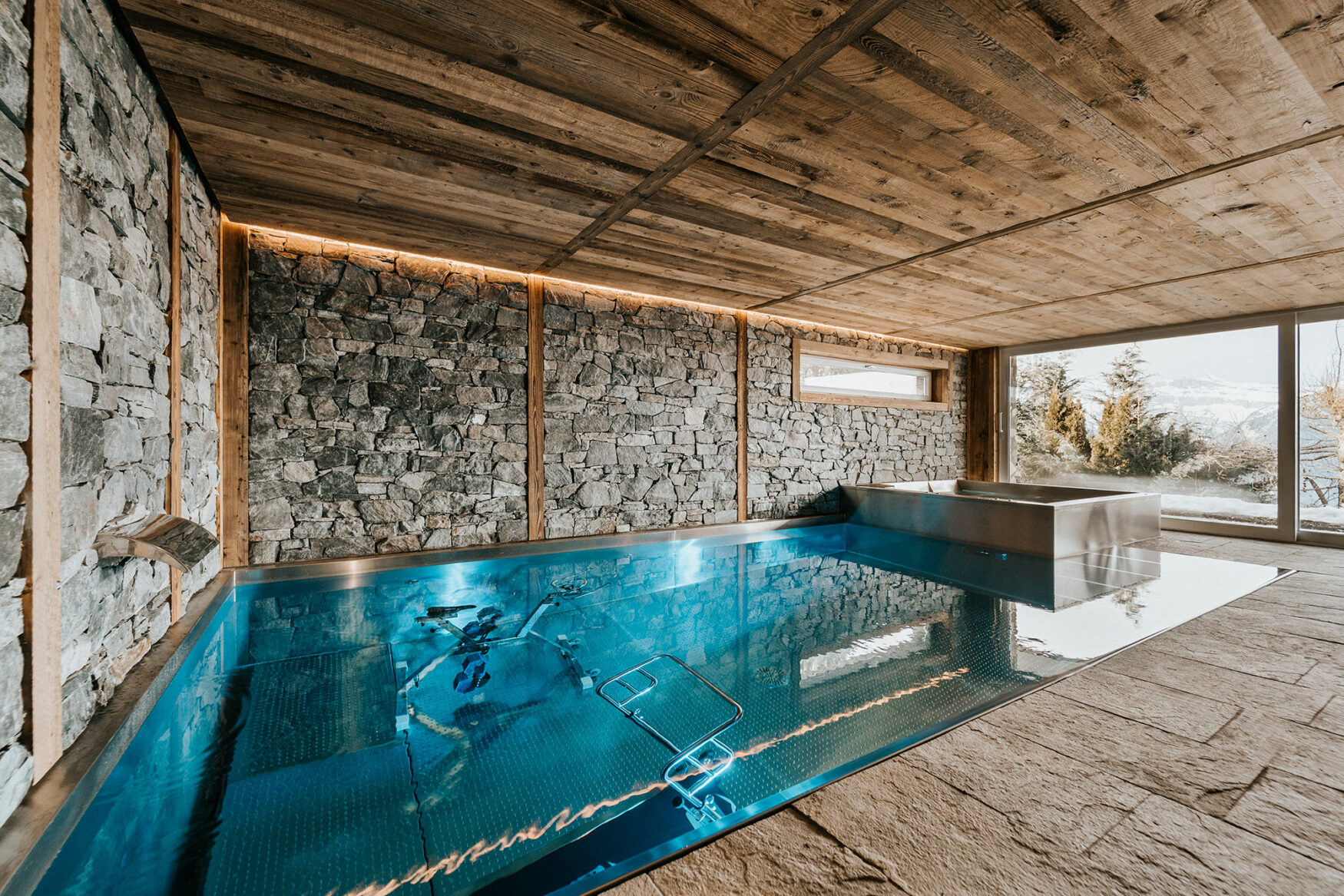 piscine spa inox chalet rénovation