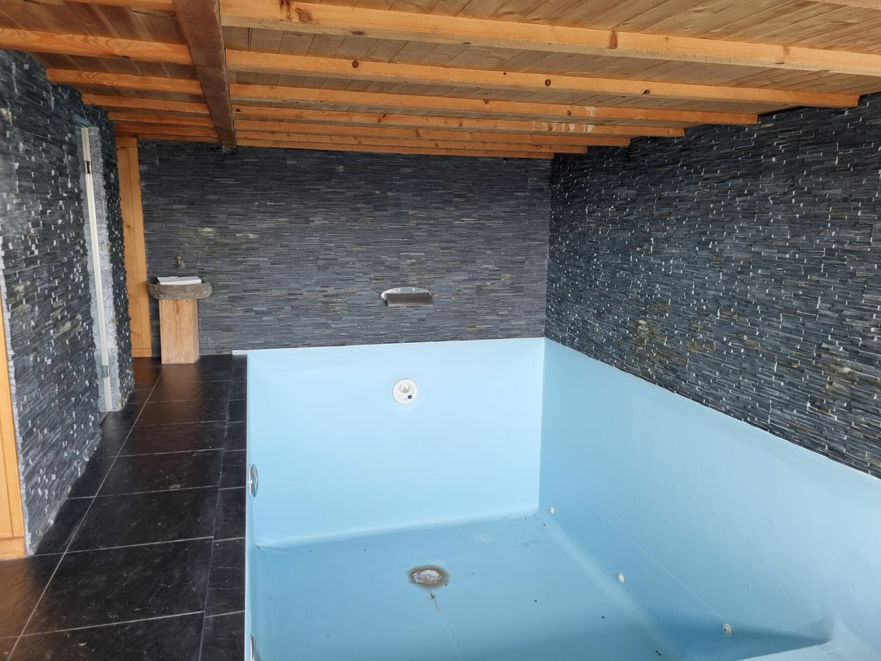 piscine spa inox chalet rénovation