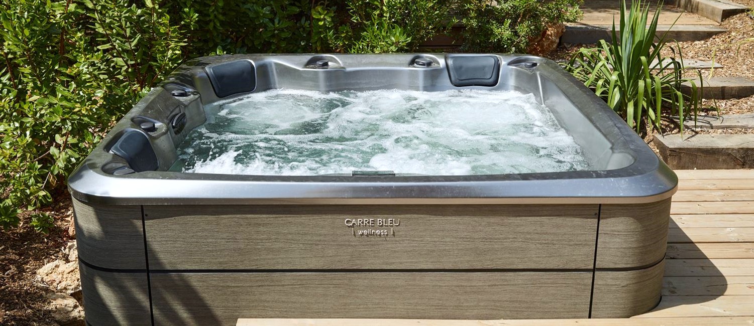 Une piscine en mosaïque esprit bohème chic