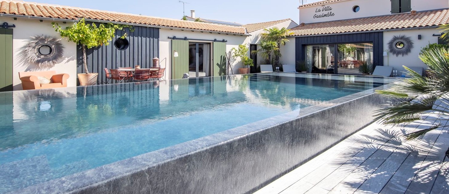 constructeur piscine sur-mesure La Rochelle
