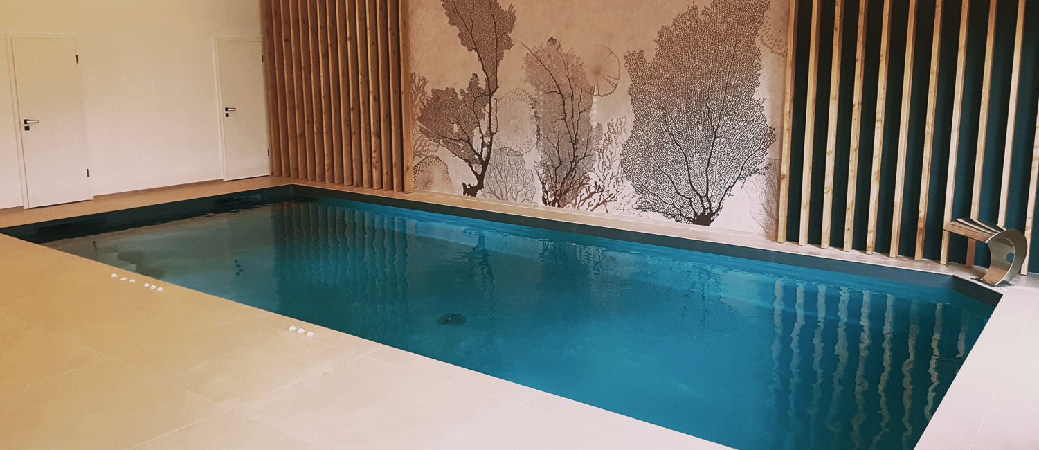 Piscine intérieure d’architecte à l’élégance nippone