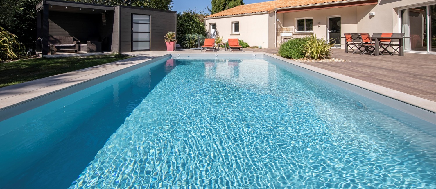Une piscine familiale à l’accent du Sud