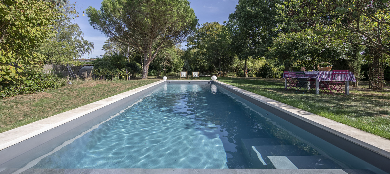 Piscine et maison de caractère