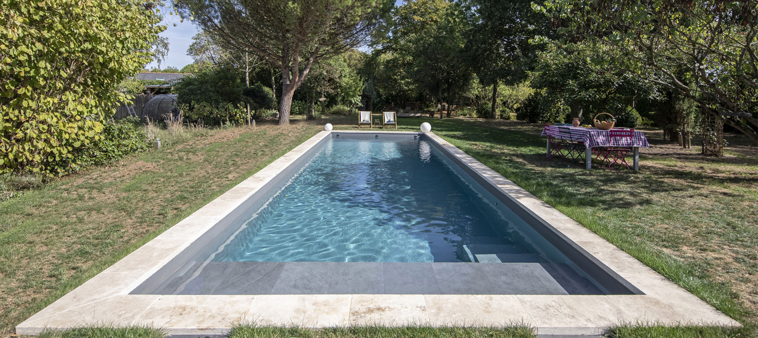 Piscine et maison de caractère