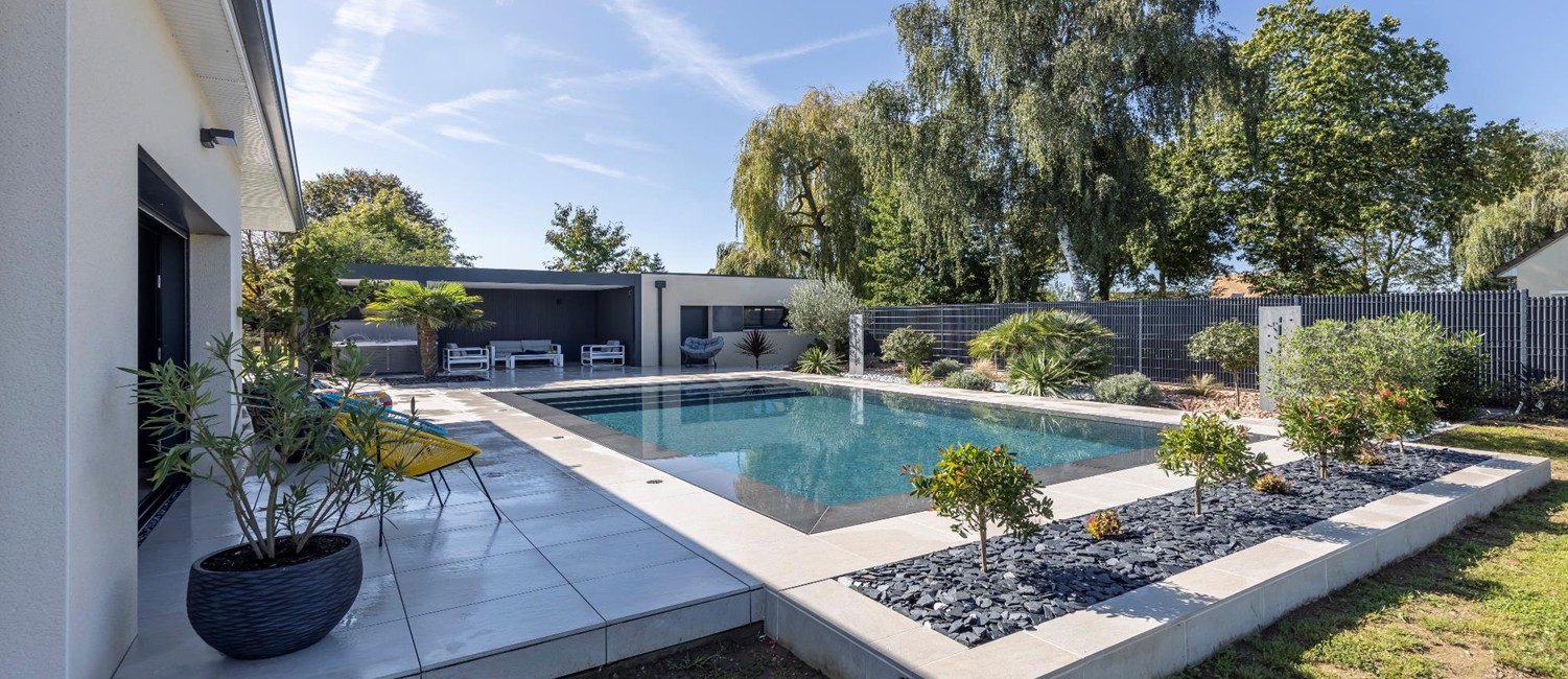 La piscine miroir pour vivre autrement son extérieur