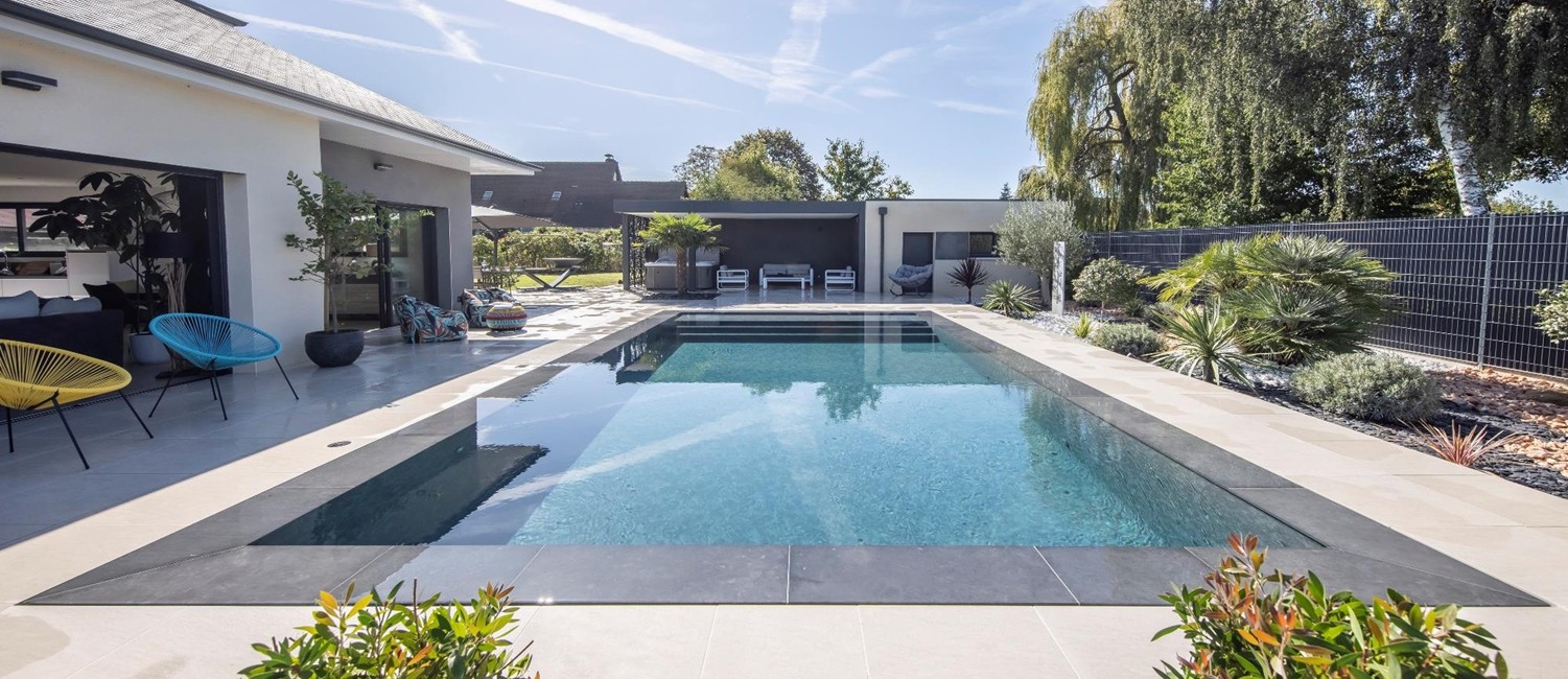 La piscine miroir pour vivre autrement son extérieur