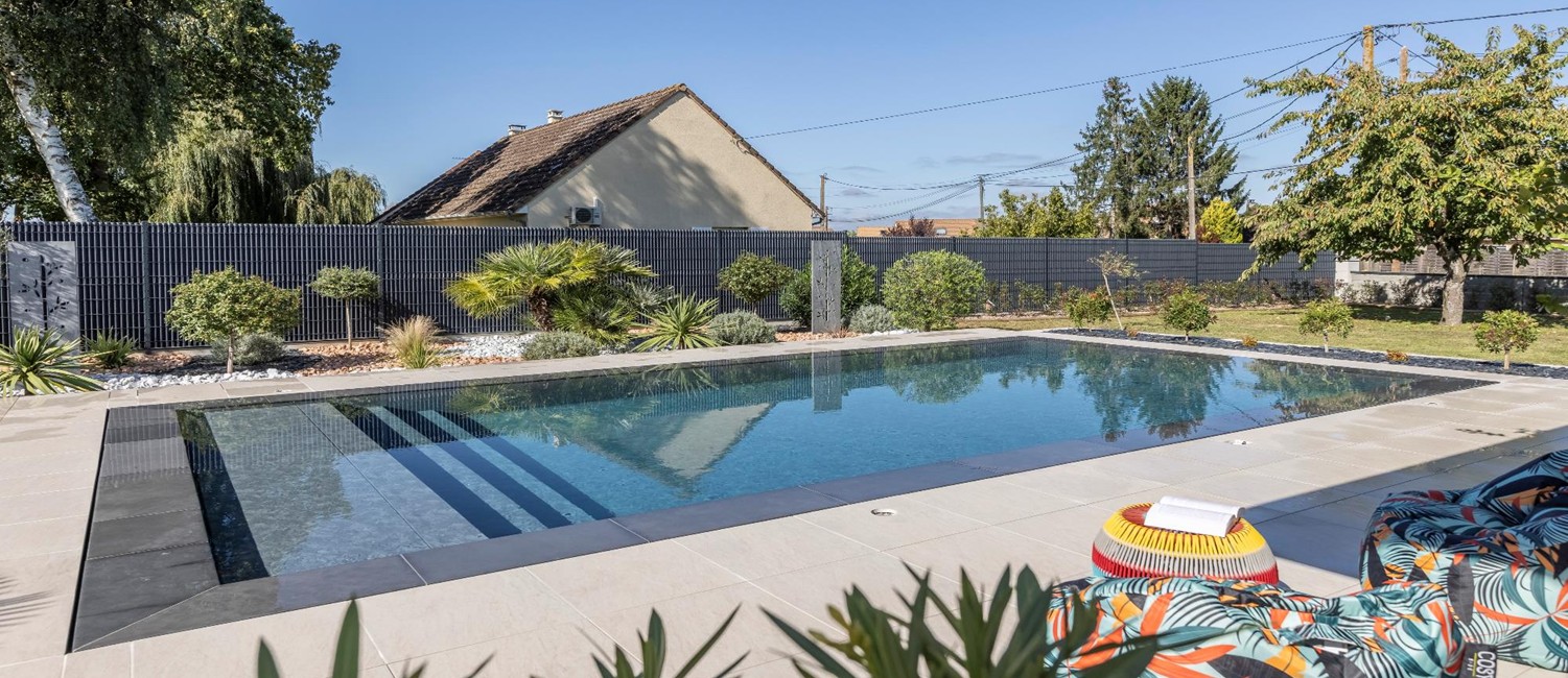 La piscine miroir pour vivre autrement son extérieur