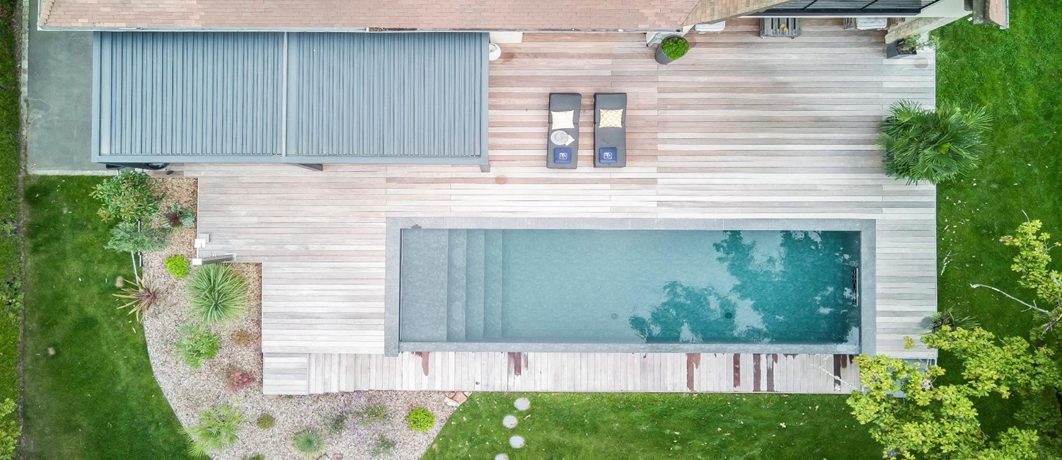 Une piscine à débordement comme une évidence