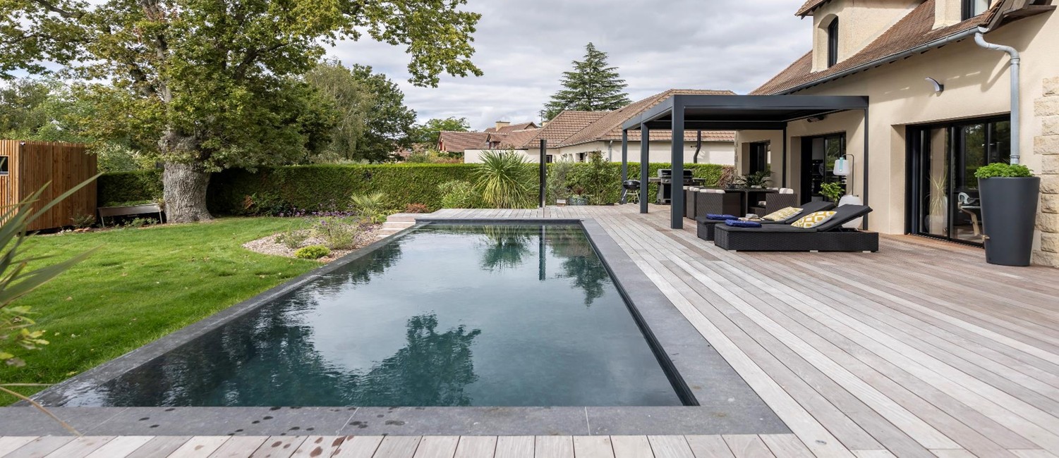 Une piscine à débordement comme une évidence