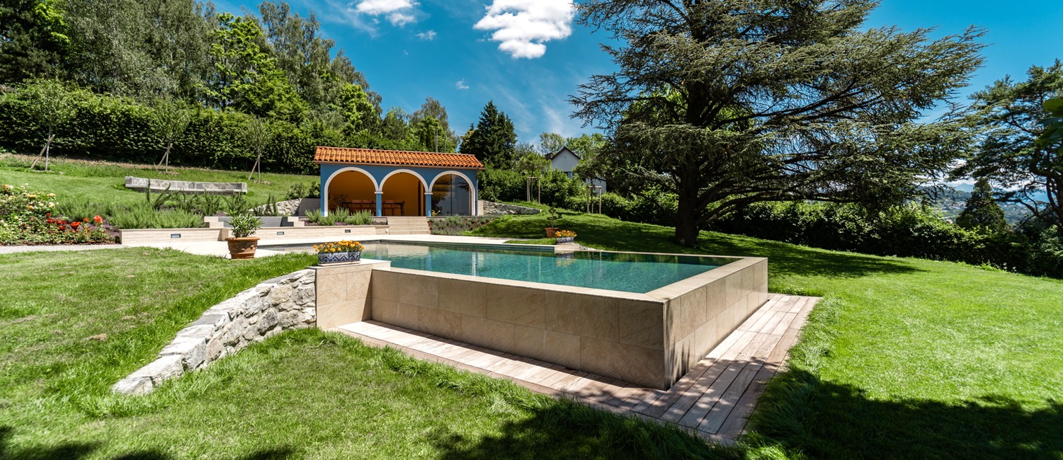 Piscine à débordement et bassin balnéo façon petite piscine