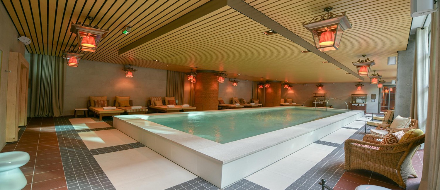 La piscine intérieure, hôtel Mondrian Bordeaux Les Carmes