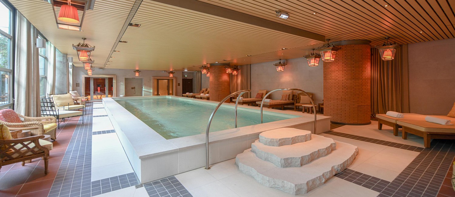 La piscine intérieure, hôtel Mondrian Bordeaux Les Carmes