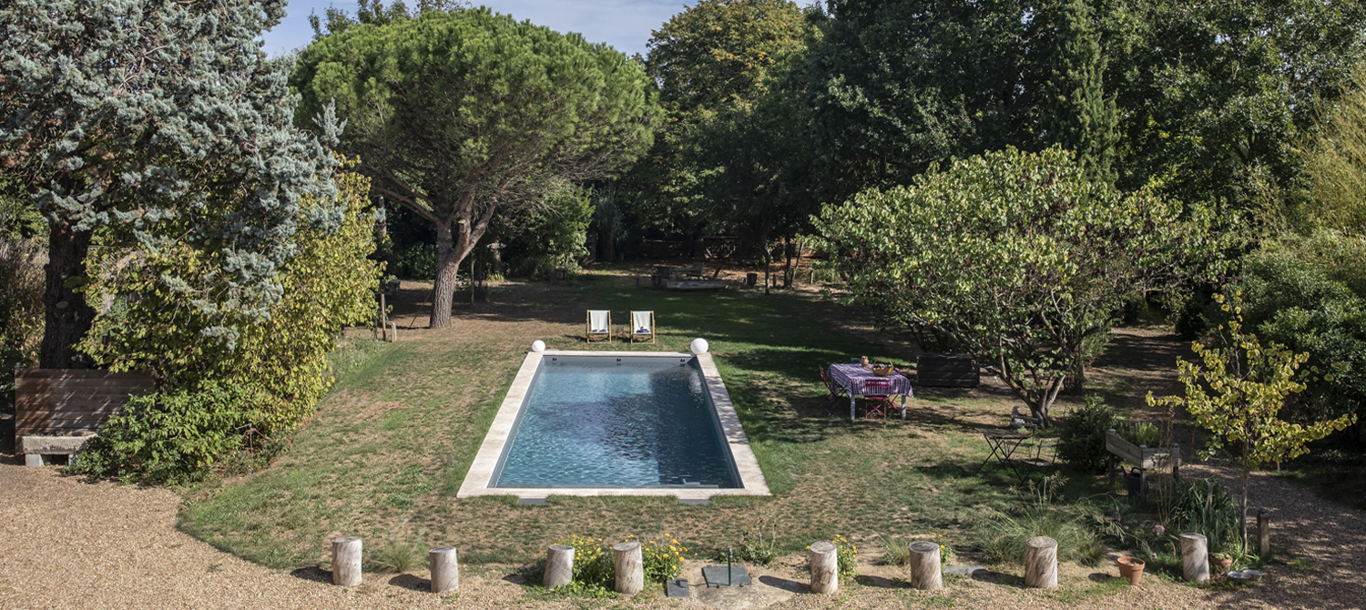 Piscine et maison de caractère
