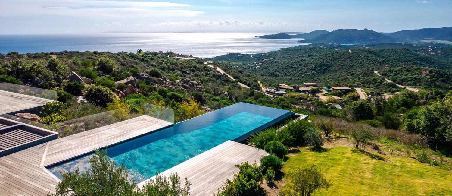 Piscine à débordement à Porto-Vecchio