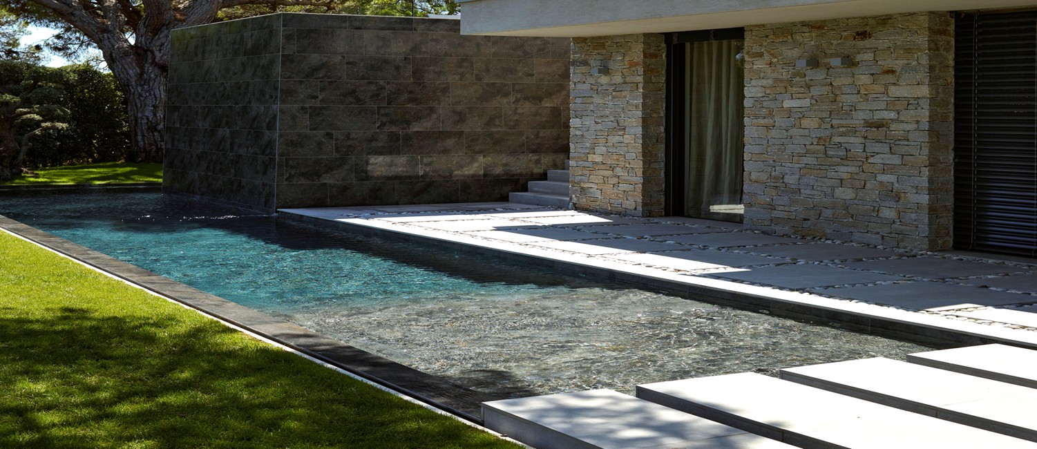 Une double piscine