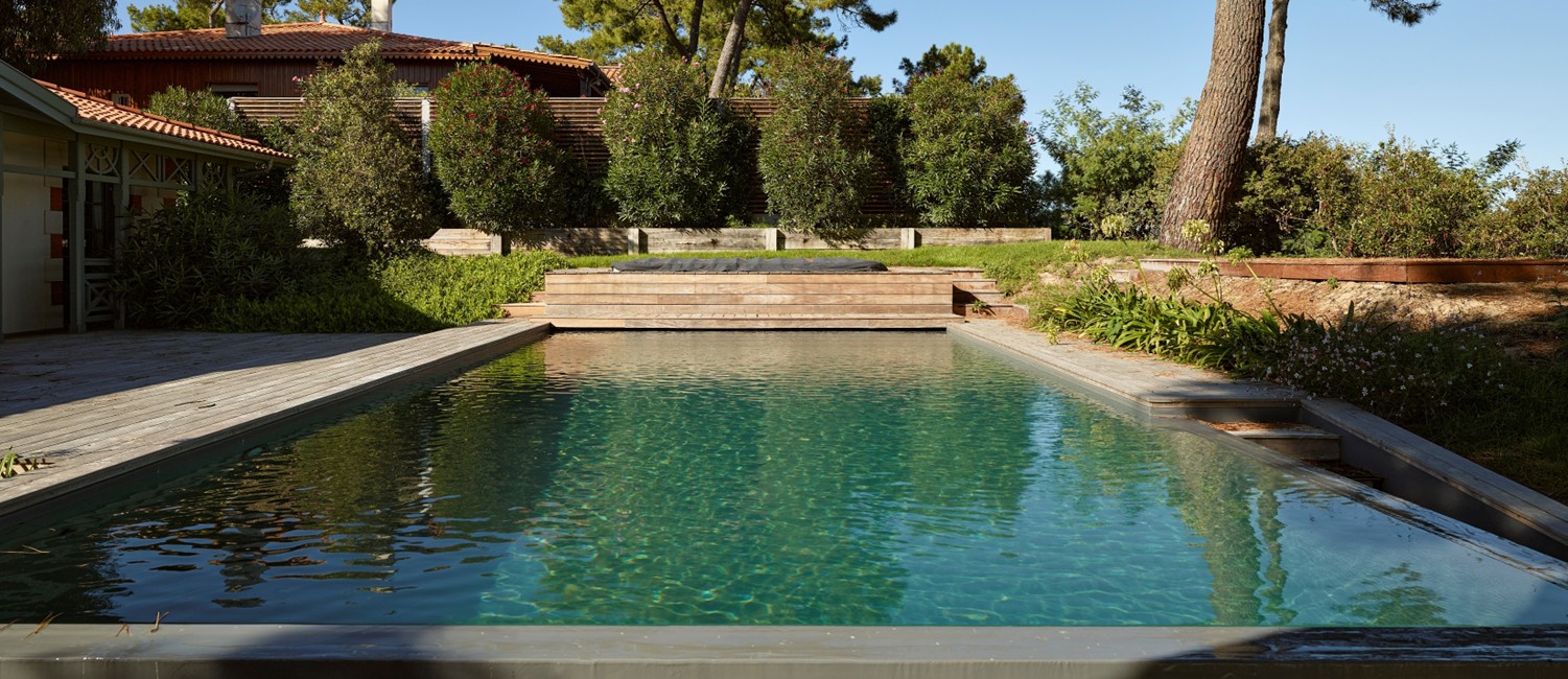 piscine à débordement familiale