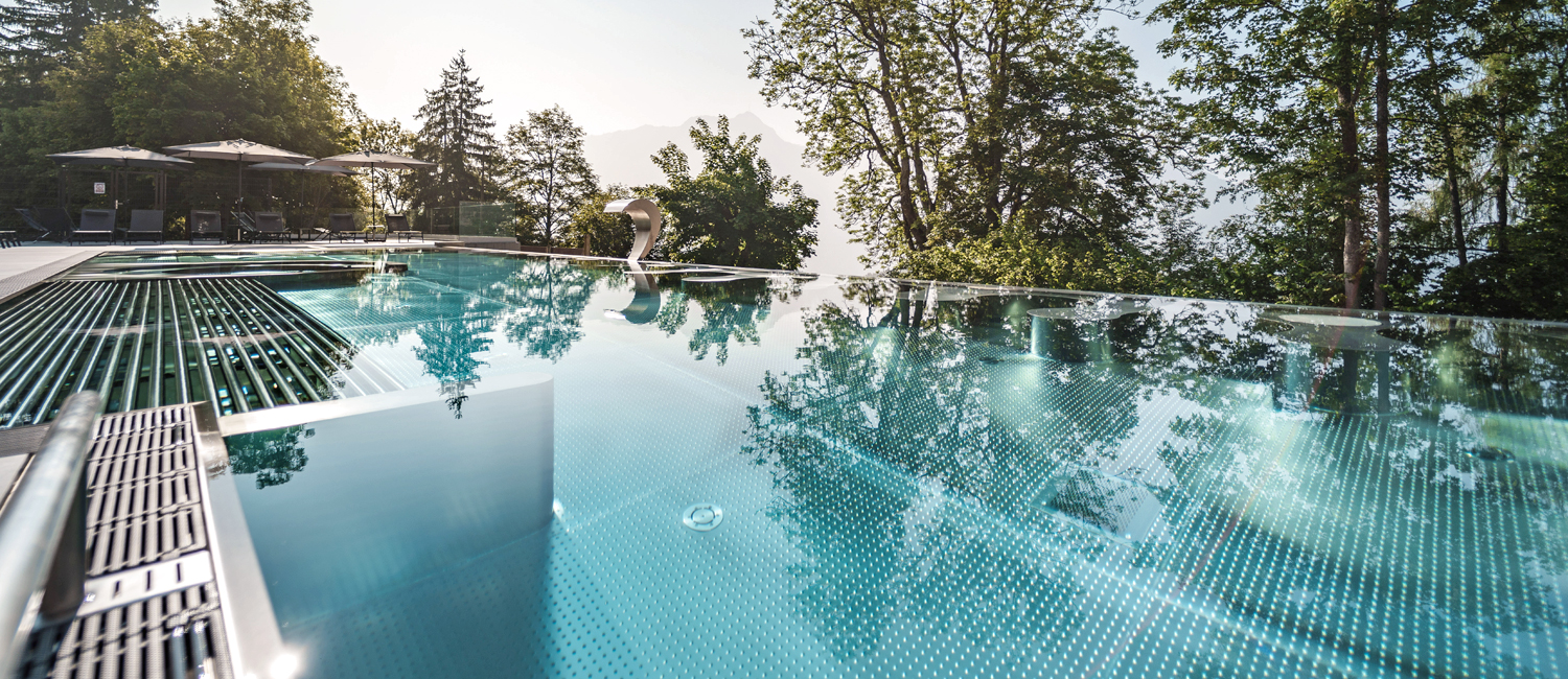Massages, bains à remous et spa en inox