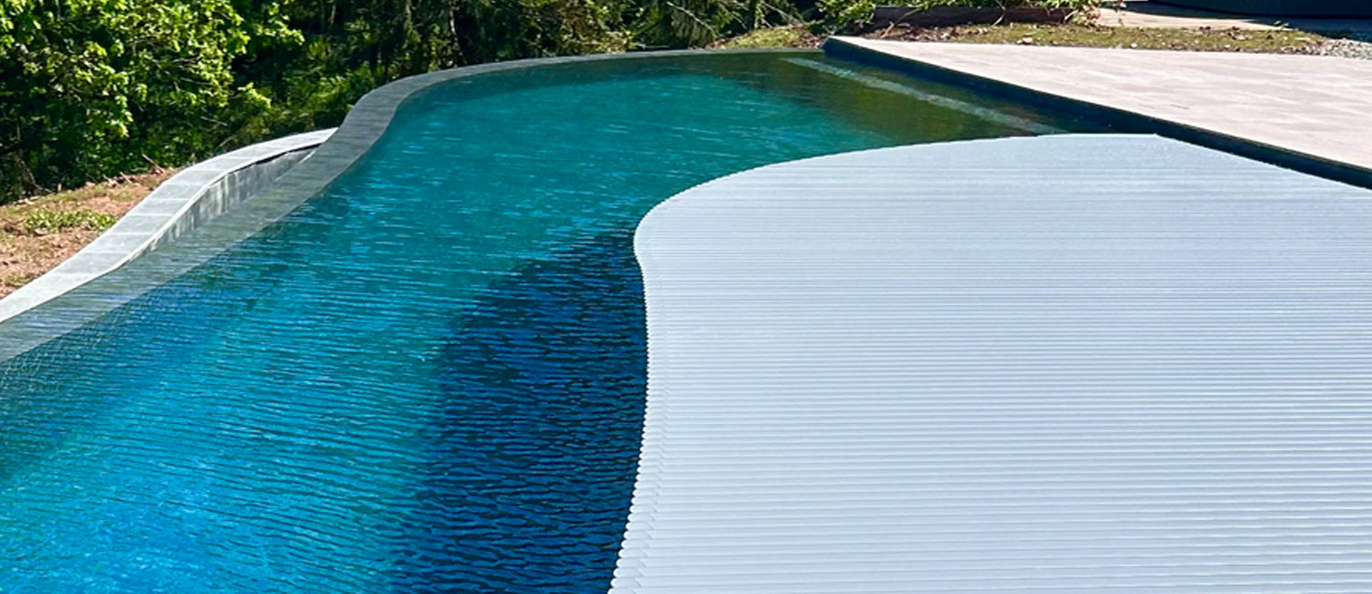 Piscine à débordement de l'Auberge d'Ostapé